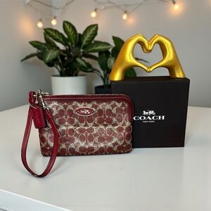 ♥️COACH♥️Red & Tan Signature C Coated Canvas Corner Zip Wristlet/EUC